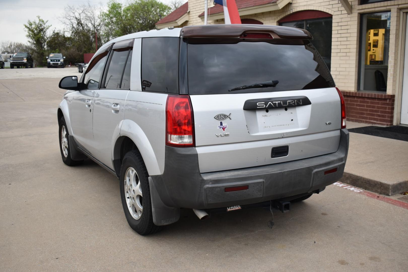2004 Silver /Gray Saturn Vue FWD V6 (5GZCZ53464S) with an 3.5L V6 SOHC 24V engine, 5-Speed Automatic Overdrive transmission, located at 5925 E. BELKNAP ST., HALTOM CITY, TX, 76117, (817) 834-4222, 32.803799, -97.259003 - $2,995 CASH or Certified Funds Only Coupon does not apply on Cash Vehicles. This Vehicle has a Clean Carfax Report!! Rides and Drives great, it just needs YOU Behind the Wheel!! Open Monday-Friday - 9:00 am- 6:00 pm Closed on Saturdays and Sundays. (817) 834-4222 APPLY ONLINE OPEN ONLIN - Photo#2